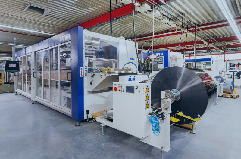 Blick auf Maschine für die Thermoformung